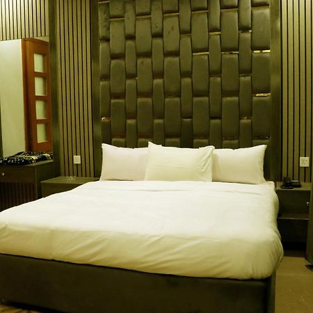 Hayat Grand Guest House Islamabad Ngoại thất bức ảnh