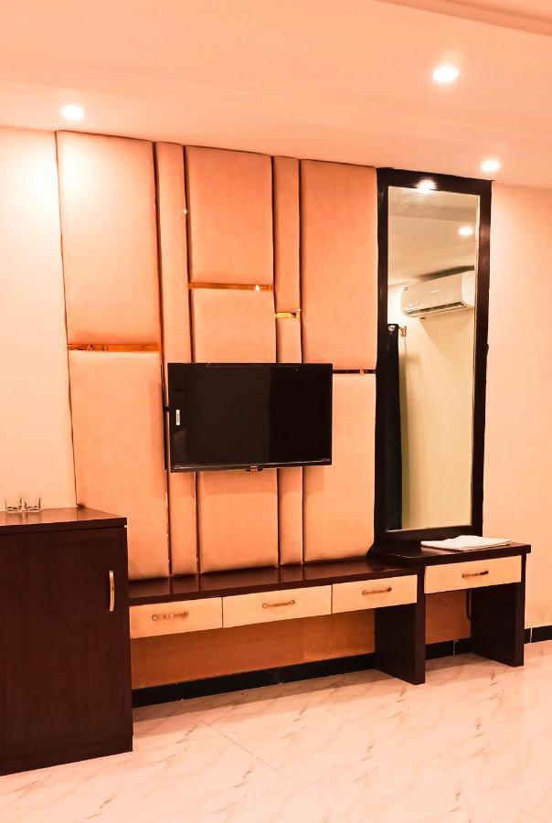Hayat Grand Guest House Islamabad Ngoại thất bức ảnh